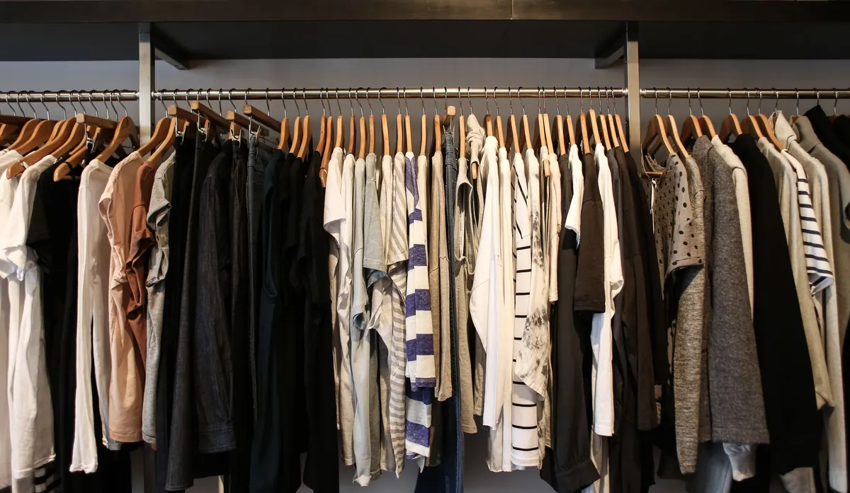 Beginner's Guide to Buying Your First Linen Shirt